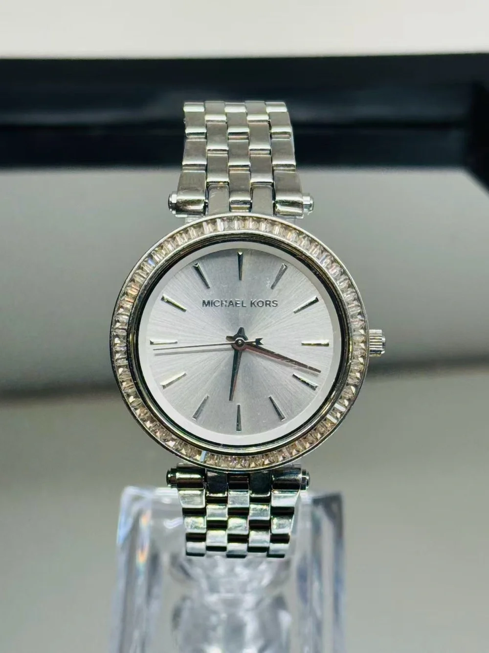 Michael Kors Women Quartz Watch Silver Tone Crystal Bezel 33mm New Battery Runs